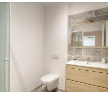 Apartment Tranquille En Bas De